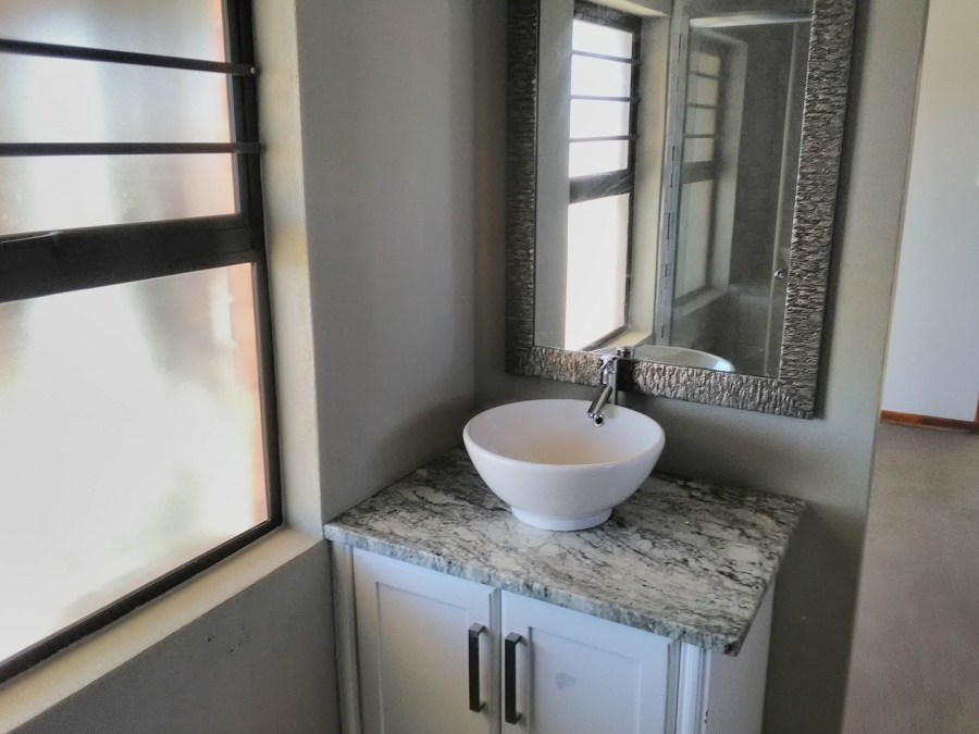 To Let 3 Bedroom Property for Rent in Hillside Free State